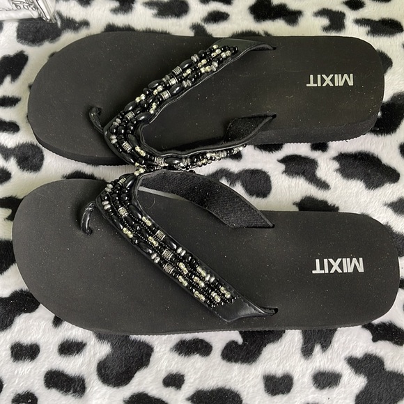 Size 8 black sparkly jeweled sandals by Mix it NWT - Picture 2 of 5